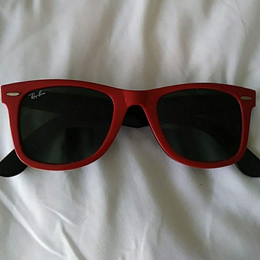 Ray Ban Wayfarer sunglasses
